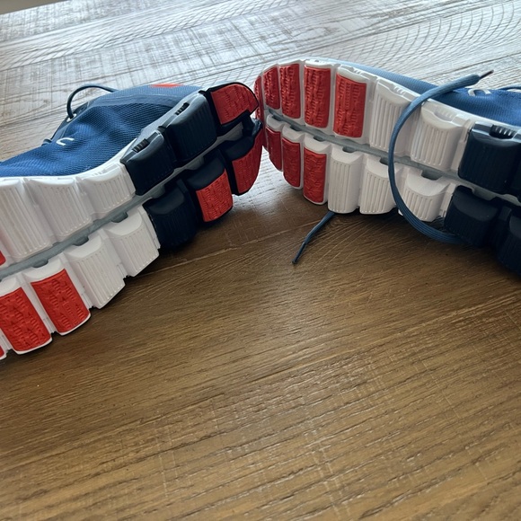 Brand new no box Men’s Cloud Sneakers - Picture 3 of 5